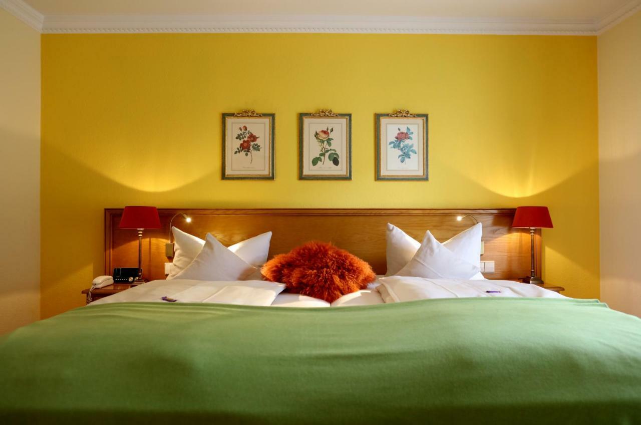 Hotel Behringer'S Traube บาเดนไวเลอร์ ภายนอก รูปภาพ
