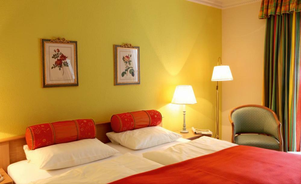 Hotel Behringer'S Traube บาเดนไวเลอร์ ภายนอก รูปภาพ